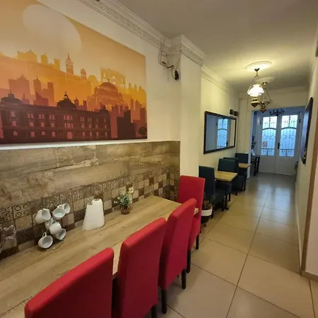 Authentic Centre - Only Private Hostel