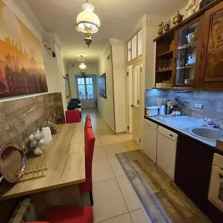Hostel Authentic Centre - Only Private Belgrade