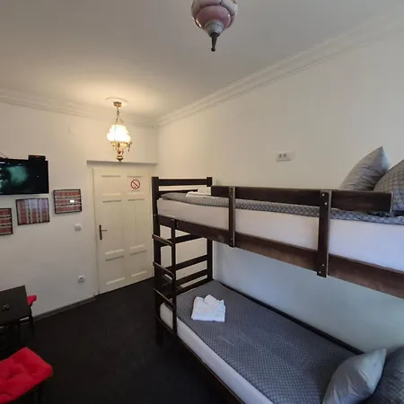 Authentic Centre - Only Private Hostel *