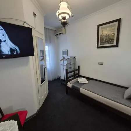 Authentic Centre - Only Private Hostel