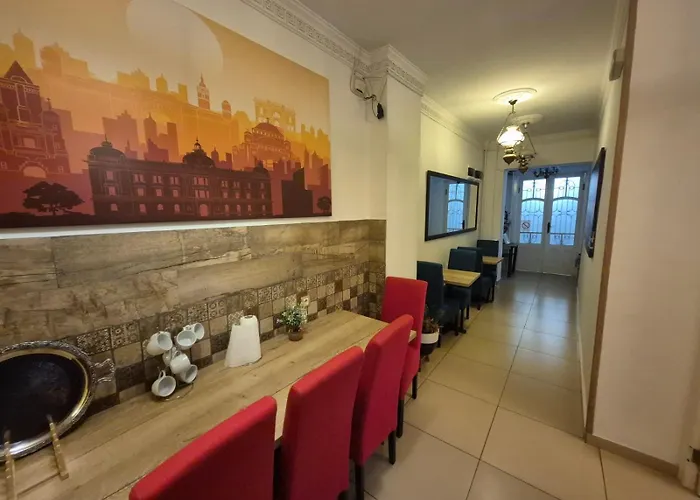 Authentic Centre - Only Private بيت شباب