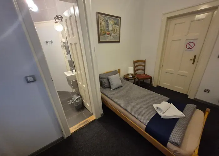 بيت شباب Authentic Centre - Only Private *